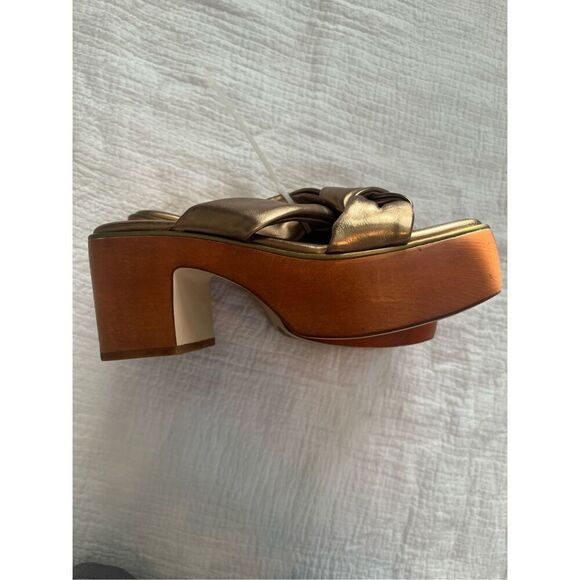 PURE Donna Karan Adalee Platform Sandal in Gold  NEW - Picture 4 of 5